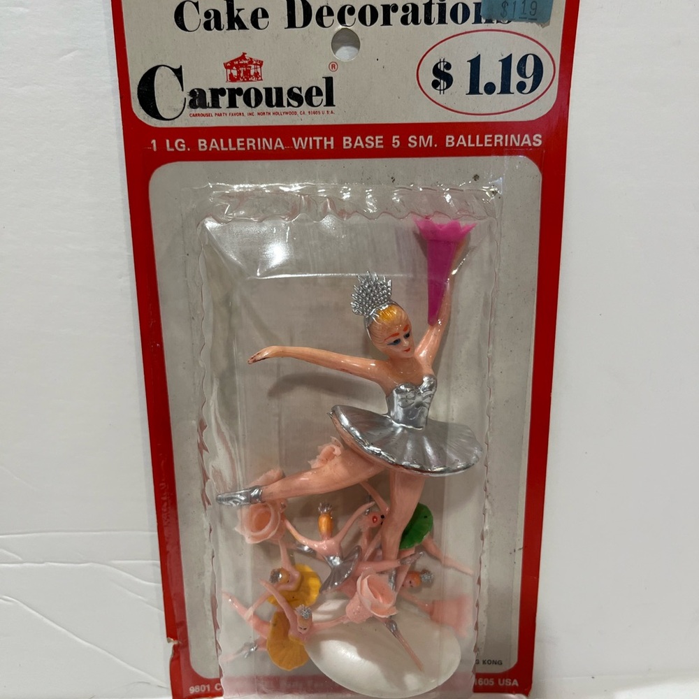Vintage 1980 Ballerina cake topper NWT, never opened. Has small ballerinas